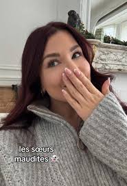 Pour que l’une vive, l’autre doit mourir… Je vous raconte la sombre  histoires des jumelles Gibbons dans ma dernière vidéo (lien dans ma bio) 👻  #enjoyphoenix #histoirevraie