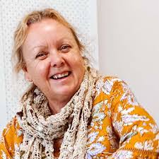 Michelle Williamson's Instagram, Twitter & Facebook