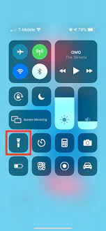 One can quickly switch on the flashlight on the iphone. How To Turn Off The Flashlight On An Iphone In 2 Ways
