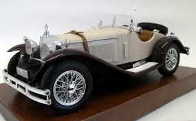 Burago 1 18 Scale Diecast 3509 Mercedes Benz Ssk 1928 Brown Plinth New In Box Bburago Mercedesbenz Roadster Car Diecast Model Cars Ford Svt