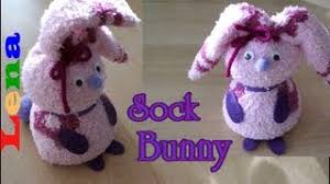 Kleinen hase kann man ganz schnell basteln. Hasen Aus Socken Machen How To Make A Bunny Out Of Sock Zajchik Iz Noskov Svoimi Rukami Youtube