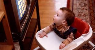 ما هو تأثير مشاهدة التليفزيون على الأطفال الرضع اليوم السابع