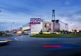 Nacka forum är en svensk jazzgrupp, bildad år 1999 av jonas kullhammar, goran kajfes, kjell nordeson och johan berthling.skivdebuten dröjde till 2002, och blev starkt emottagen av svenska kritiker.dessutom blev det stor uppståndelse i sportbilagorna då en låt på skivan döptes till zlatan. Ny Inredningsbutik Till Nacka Forum Fastighetssverige Se