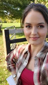 Hey, #TightTushTuesday squats! 🍑 Remember my appearance