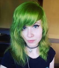 This short messy emo style shows that even platinum blonde can make the emo hairstyle amazing. 30 Creative Emo Hairstyles And Haircuts For Girls In 2021