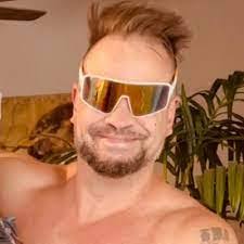 Greg Goldsmith's Instagram, Twitter & Facebook