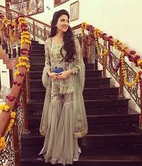 Latest Pakistani Fashion Wedding Guest Dresses 2018 Beststylo Com Gharara Designs Fashion Pakistani Outfits