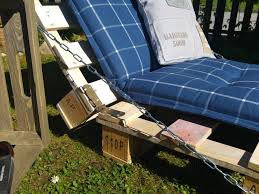 Um aus paletten möbel zu bauen, brauchen sie gar nicht so viel geschick, sondern vor allen dingen so bauen sie ein cooles möbel auf rollen. Palettenmobel Selber Bauen Liege