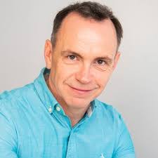 What beginner improv classes are available in Toronto in the evening?