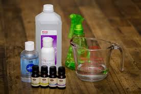 Covering cleaning tips and recipes with baking soda, vinegar, tea tree essential oil, borax, castille soap and citric acid. Diy Homemade Bathtub Cleaner With Vinegar And Dawn