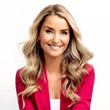 Eileen Deluca's Instagram, Twitter & Facebook