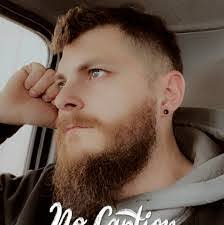 Leeann Rollins's Instagram, Twitter & Facebook