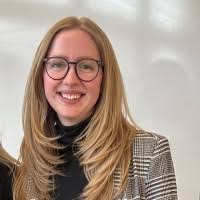 Kate Zona's Instagram, Twitter & Facebook