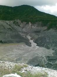 Asal mula tangkuban perahu bandung. Kawah Gunung Berapi Aktif Di Bandung Ulasan Tangkuban Perahu Lembang Indonesia Tripadvisor