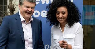 Ze maakte naam in de ondernemerswereld door de oprichting van het project let's. Is Sihame Slachtoffer Van Een Afrekening In Het Open Vld Milieu Pal Nws
