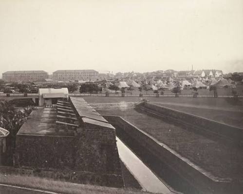 RBSI - Fort and Cotton Market, Bombay - 1860 This photograph showing the fort and cotton market at Bombay, what is now modern-day Mumbai, was taken in the 1860s to form part