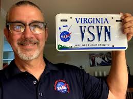 The letters of the new NASA logo designed by Danne & Blackburn in 1974 were  crafted from a consistent line weight and curvilinear forms that gave the  impression of a seamless flow