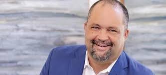 Simon Burris's Instagram, Twitter & Facebook