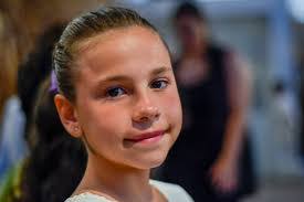 Denise Bezerra's Instagram, Twitter & Facebook