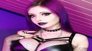 SEXY GOTH GIANTESS BIG BOOBS VORE - YouTube