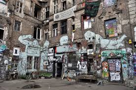 Tacheles, la casa okupa más famosa de la ciudad, será subastada el 4 de abril. Berlin Coop Cultius Culturals