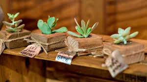 The key to choosing good wedding favors that your guests will genuinely appreciate is to balance practicality with creativity. Diy Wedding Favor Ideas To Save Money Diy Projects