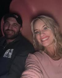 Disney Day 💖 •Shakeout AM run 🏃‍♀️ •Full Magic kingdom day 👑 •  @whiskeyorlando 🍔 I am so happy to be here 🤭😭 More fun to come 🎀💪 #run  #alabamagirl #ifbbpro #runner #mentaldisneyprincess #princess