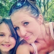 Candice Pasley's Instagram, Twitter & Facebook