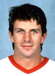 Montreal canadiens general manager marc bergevin tried to hide from reporters at the nhl gms meetings by putting a plant in front of his face as he walked past them. Marc Bergevin Imdb