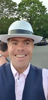 Sexy trolley pusher ed