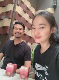 Bên trong “biệt phủ” màu tím của nghệ sĩ Tiết Cương