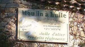 Le Plus Vieux Moulin A Huile En Activite De France Est A Flayosc Dans Le Var