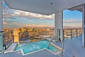 Palms Place Penthouse 57 Floor Pool In Las Vegas Luxury Penthouse Las Vegas Luxury Vegas Vacation
