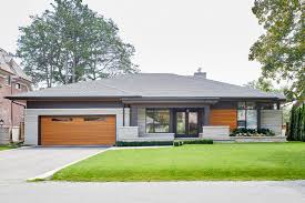 Moderne bungalows schoner wohnen bungalow marseille xl rensch haus uber 140 jahre bauerfahrung grundriss moderner bungalow haus grundriss moderner bungalow. Modern Bungalow Modern Hauser Toronto Von David Small Designs Houzz