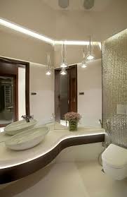 Il bagno è uno dei locali dell'abitazione più vissuti in assoluto e per questo è importante scegliere lampade in grado di assolvere al compito di offrire la corretta luce durante le consuete operazioni di cura della persona. Illuminazione Bagno Moderno Tendenze E Ispirazione