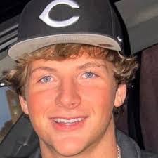 Hunter Bailey's Instagram, Twitter & Facebook