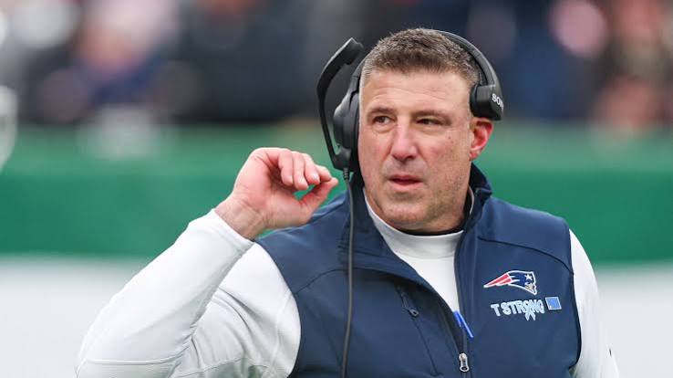 Mike Vrabel Moves Past Controversy and the Patriots Are Following His Lead - Athlon