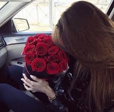 pinterest carriefiter 90s fashion street wear street style photography style hipster vintag cool girl pictures girls with flowers girl photography poses