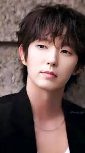 Lee Je Hoon as Hong Gil Dong in Phantom Detective