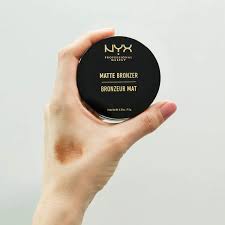If you're loving the nyx professional makeup matte bronzer, you might also want to check out the lipstick allowing you to complete your overall look with the perfect matching lip. Nyx Professional Makeup Matte Body Bronzer Gepresstes Puder Ohne Schimmer Effekt Vegane Formel Deep Tan Amazon De Beauty