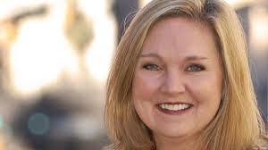 Elizabeth Sjolander's Instagram, Twitter & Facebook