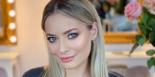 Actriţa a devenit mamă pentru prima dată, aducând pe lume o fetiţă. Drama Laurei Cosoi Mama A Avut Cancer TatÄƒl A Murit De Covid Ligia Cosoi Nu Fusesem De 4 5 Ani La Un Control Suceava News Online