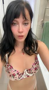 Alie Bloom Nude Leaks (18 Videos) - TheFap