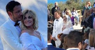 Ο λεωνίδας καλφαγιάννης, ο κωνσταντίνος κάππας και η μαριάννα πολυχρονίδη, οι πρωταγωνιστές της θεατρικής παράστασης «ο άλλος» εισέπραξαν χθες το ζεστό χειροκρότημα φίλων και συνεργατών. Eleonwra Zoyganelh H Prwth Glykia Anarthsh Ths Meta Ton Gamo Ths Sto Omorfo Nhsi Twn Spetswn