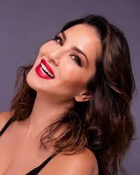 Sunny has a perfect cum worthy face : rSunnyLeone