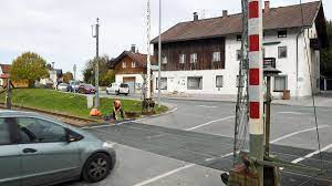 Vor dem andreaskreuz warten, straßeneinmündungen freilassen. Bahnubergang In Schliersee Noch Ein Jahr Dann Hat Das Ewige Warten Ein Ende Schliersee