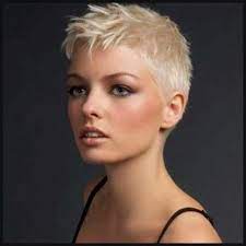 Super Kurze Haare Ideen Auf Hubsche Damen Neue Frisur Stil Damen Haare Auf Damen Frisu Short Hair Styles Pixie Super Short Hair Super Short Haircuts