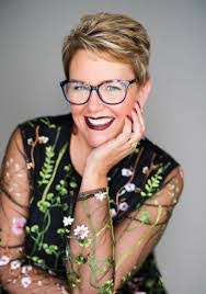 Carol Durant's Instagram, Twitter & Facebook