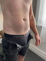 Tommy Hilfiger it out : r/gayporn