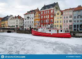 5 de junho (dia da constituição). Copenhague Dinamarca 3 De Marzo De 2018 Canal Congelado De Copenhague Con Las Naves Hermosas Fenomenos Naturales Configuracion Foto De Archivo Editorial Imagen De Ciudad Cielo 133786653